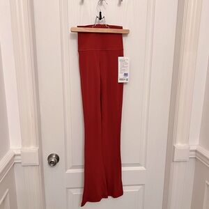 NWT Lululemon Align HR Flare Pant 32”
Size 0
CYNN